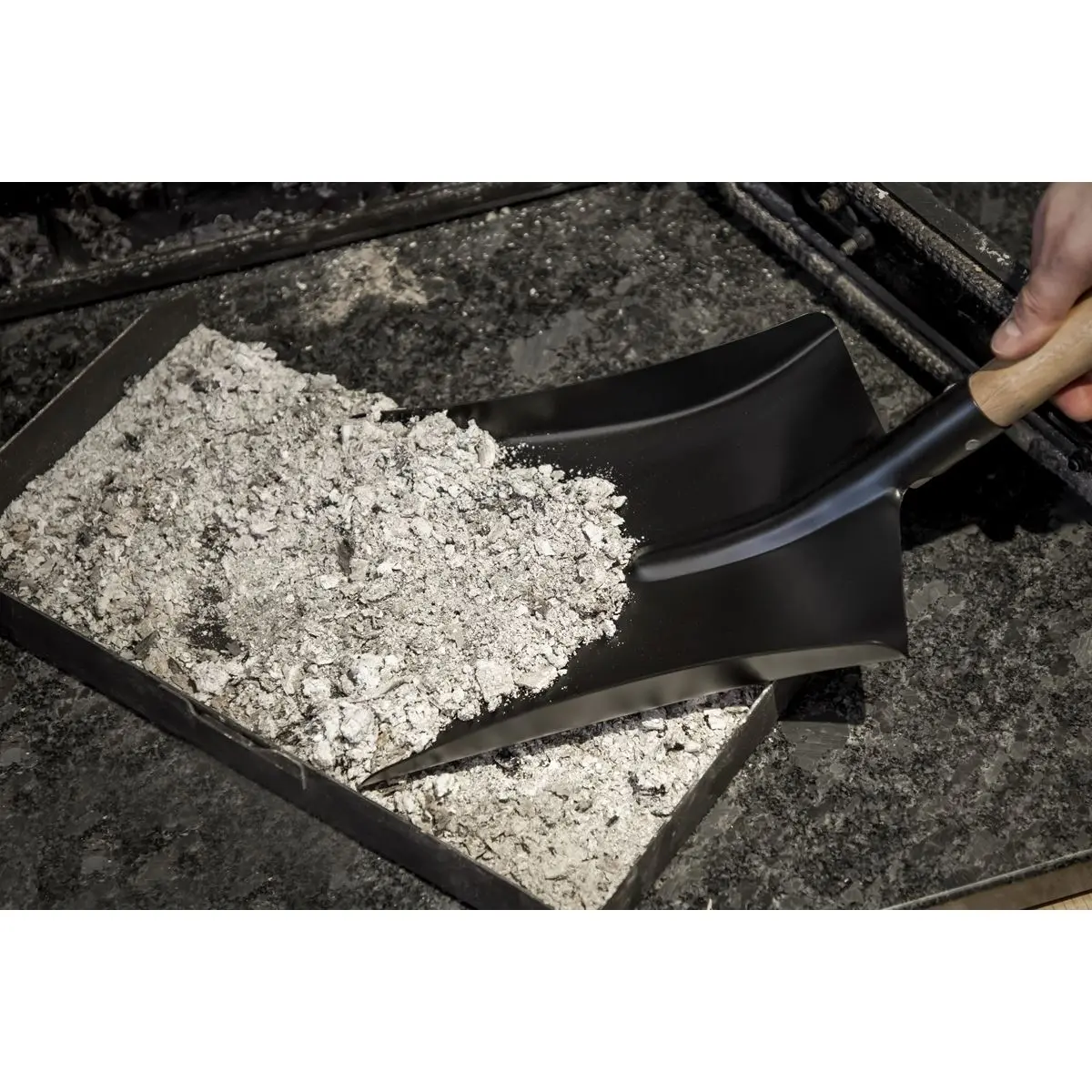 Sealey Coal shovel 8" with 228mm Wooden Handle - Image 2
