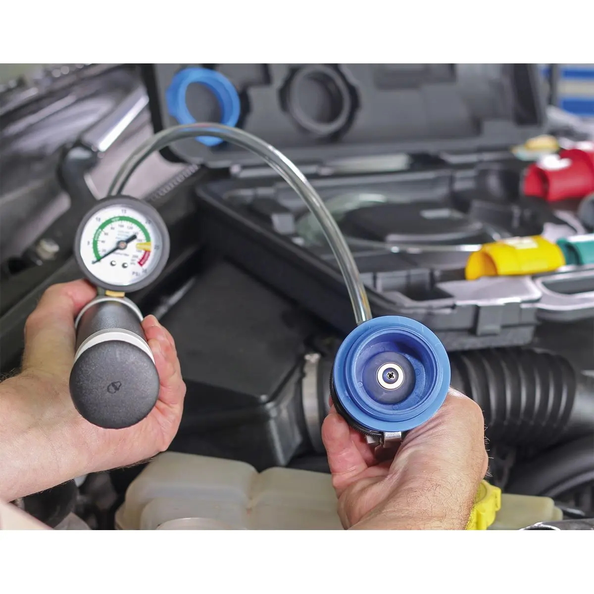 Sealey Cooling System & Cap Testing Kit - Image 2