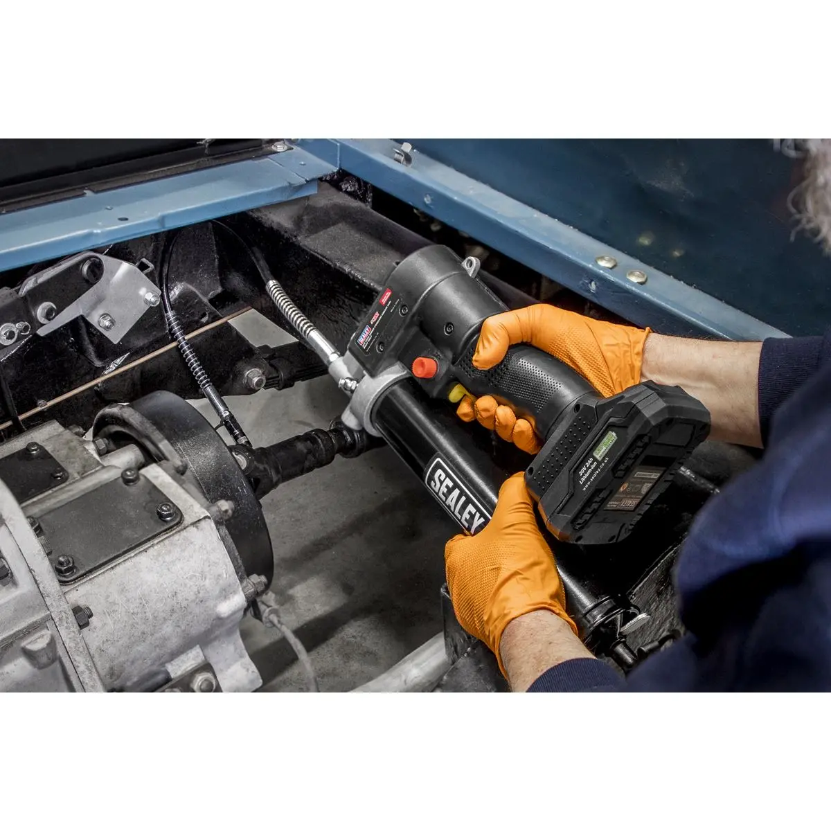 Sealey Cordless Grease Gun 20V SV20 Series - Body Only - Image 3