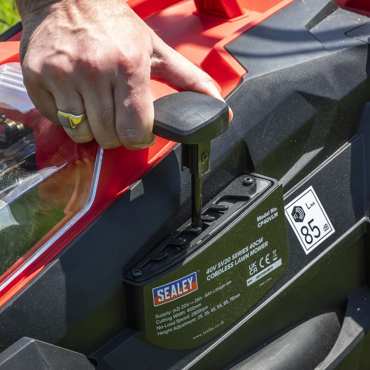 Sealey Cordless Lawn Mower Kit 40V 4Ah SV20 Series 40cm - Image 2