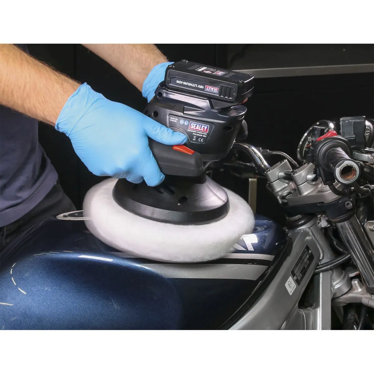 Sealey Cordless Polisher Ø240mm 18V Lithium-ion - Image 4