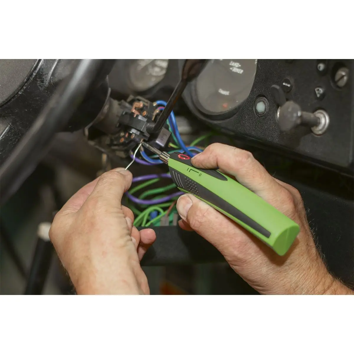 Sealey Cordless Soldering Iron Rechargable 3.7V Lithium-ion 510°C Welding - Image 5