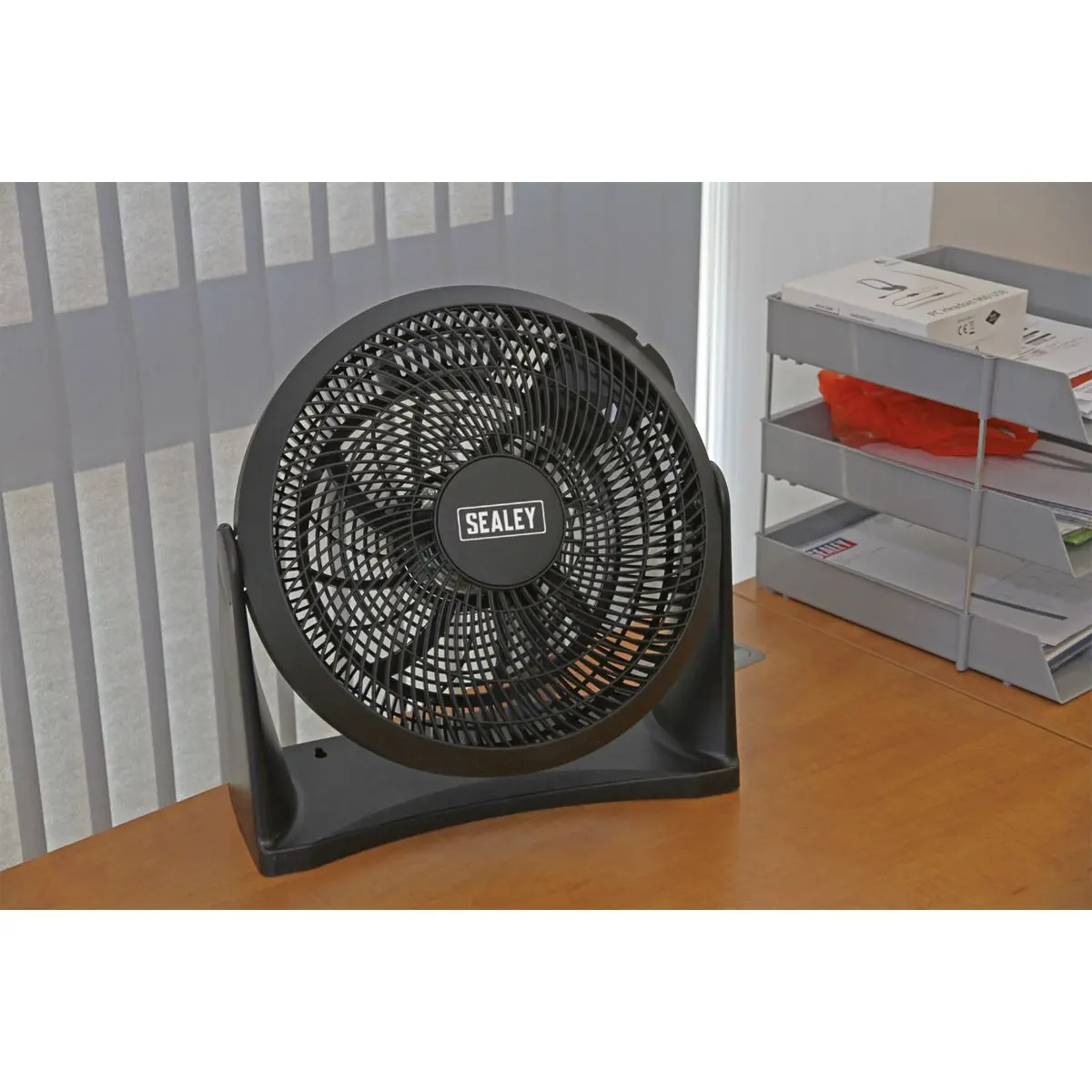 Sealey Desk/Floor Fan 3-Speed 12" 230V - Image 3