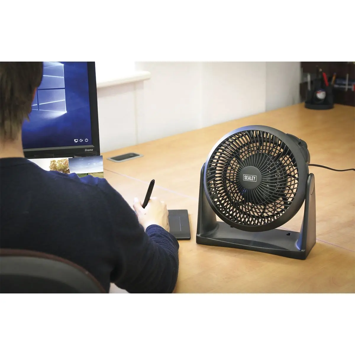 Sealey Desk/Floor Fan 3-Speed 8" 230V - Image 2