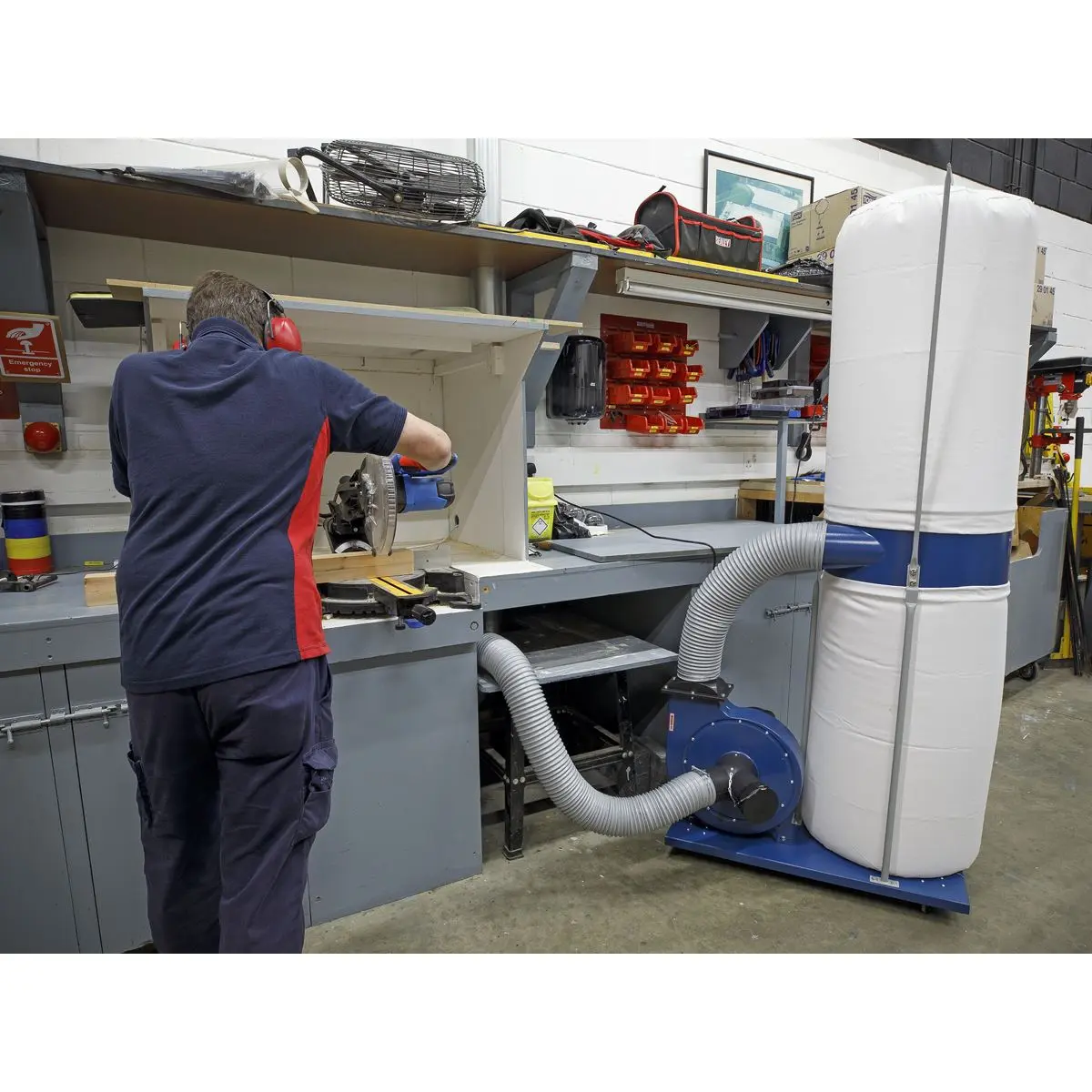 Sealey Dust & Chip Extractor 2hp 230V - Image 4