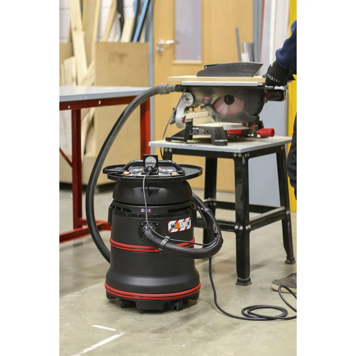 Sealey M Class Dust-Free Sanding Kit with Electric Brushless Palm Sander - Image 7