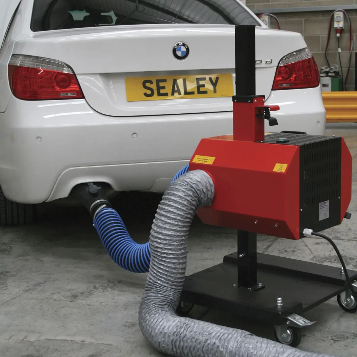 Sealey Exhaust Fume Extractor with 6m Ducting - Image 2