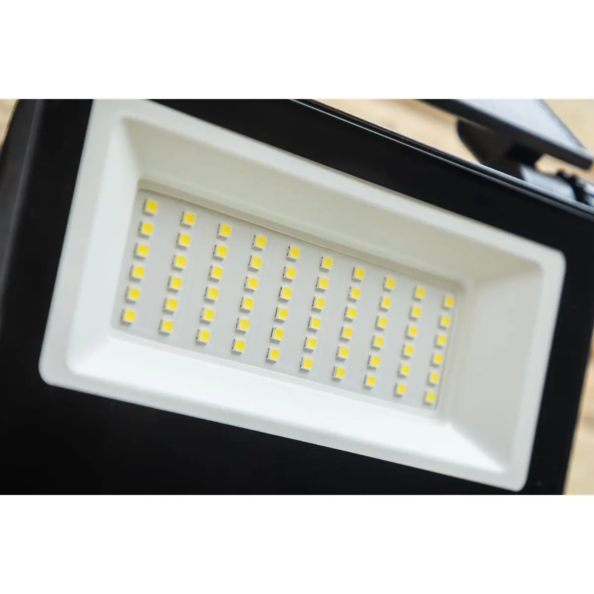 Sealey Extra-Slim Solar Floodlight with Wall Bracket 30W SMD LED - Image 2