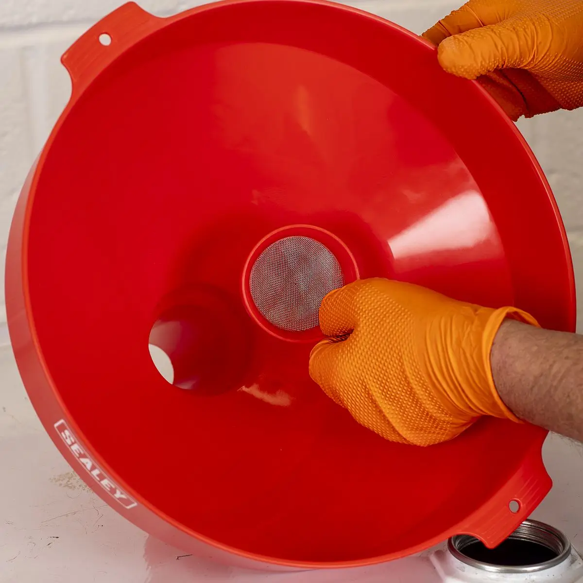 Sealey Fixed Spout Funnel with Filter 300mm - Extra-Large - Image 4