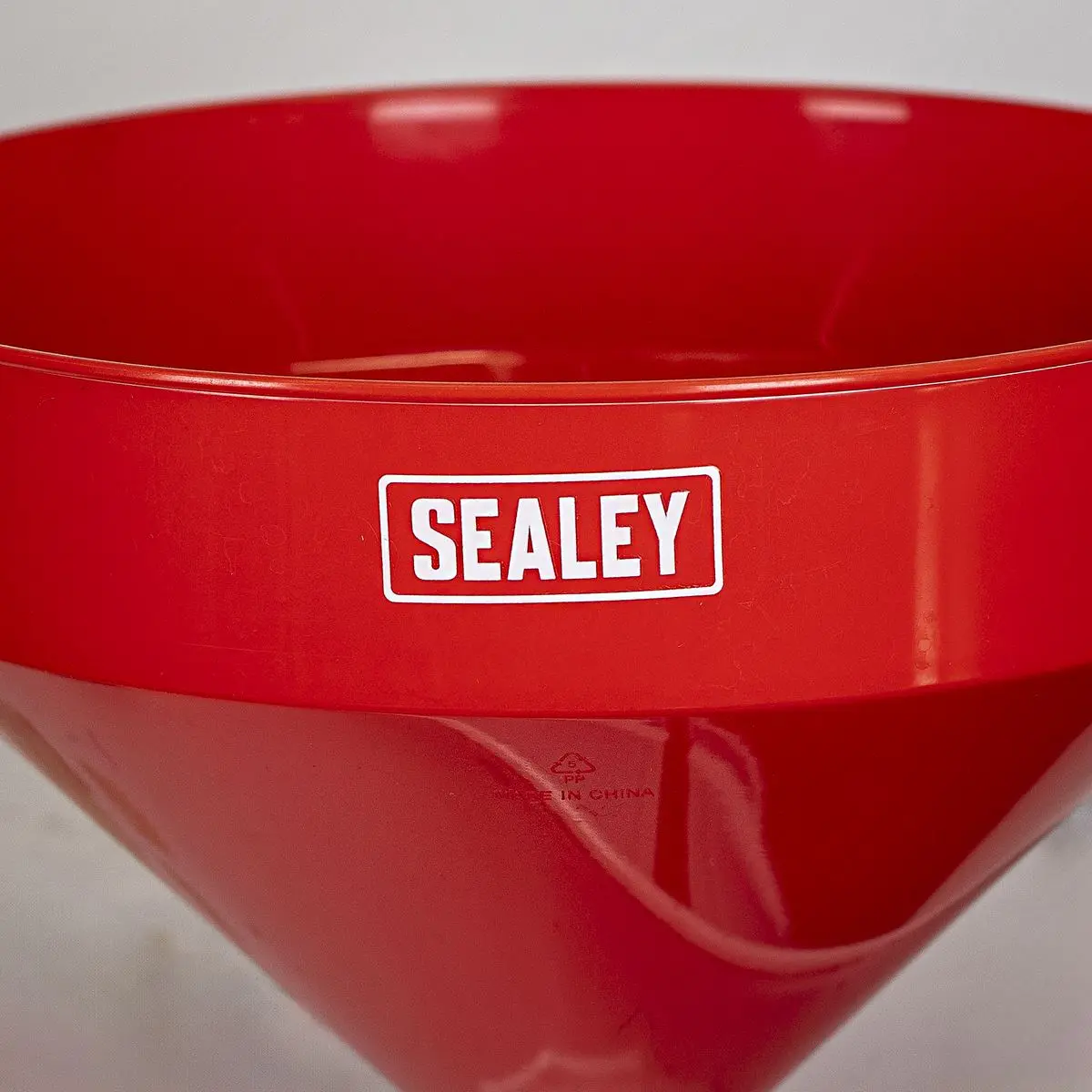 Sealey Fixed Spout Funnel with Filter 300mm - Extra-Large - Image 7