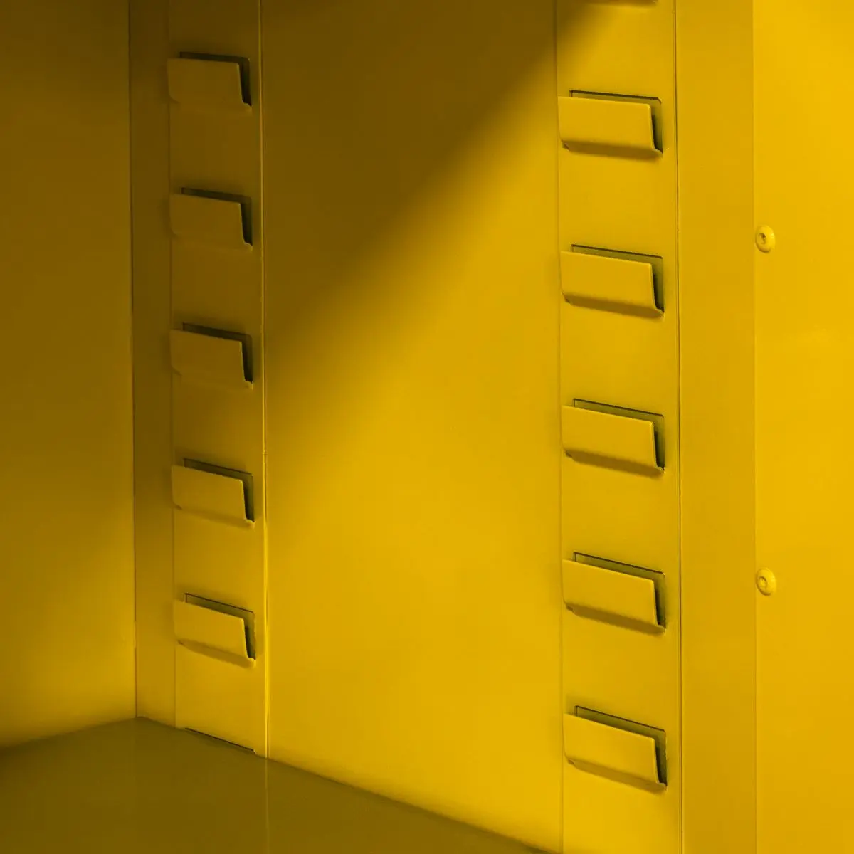 Sealey Flammables Storage Cabinet 1095 x 460 x 1655mm - Image 8