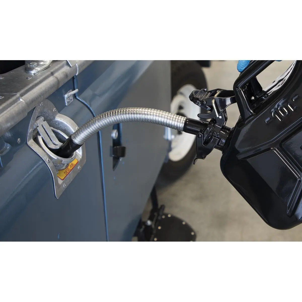 Sealey Flexible Pouring Spout - Diesel - Image 16