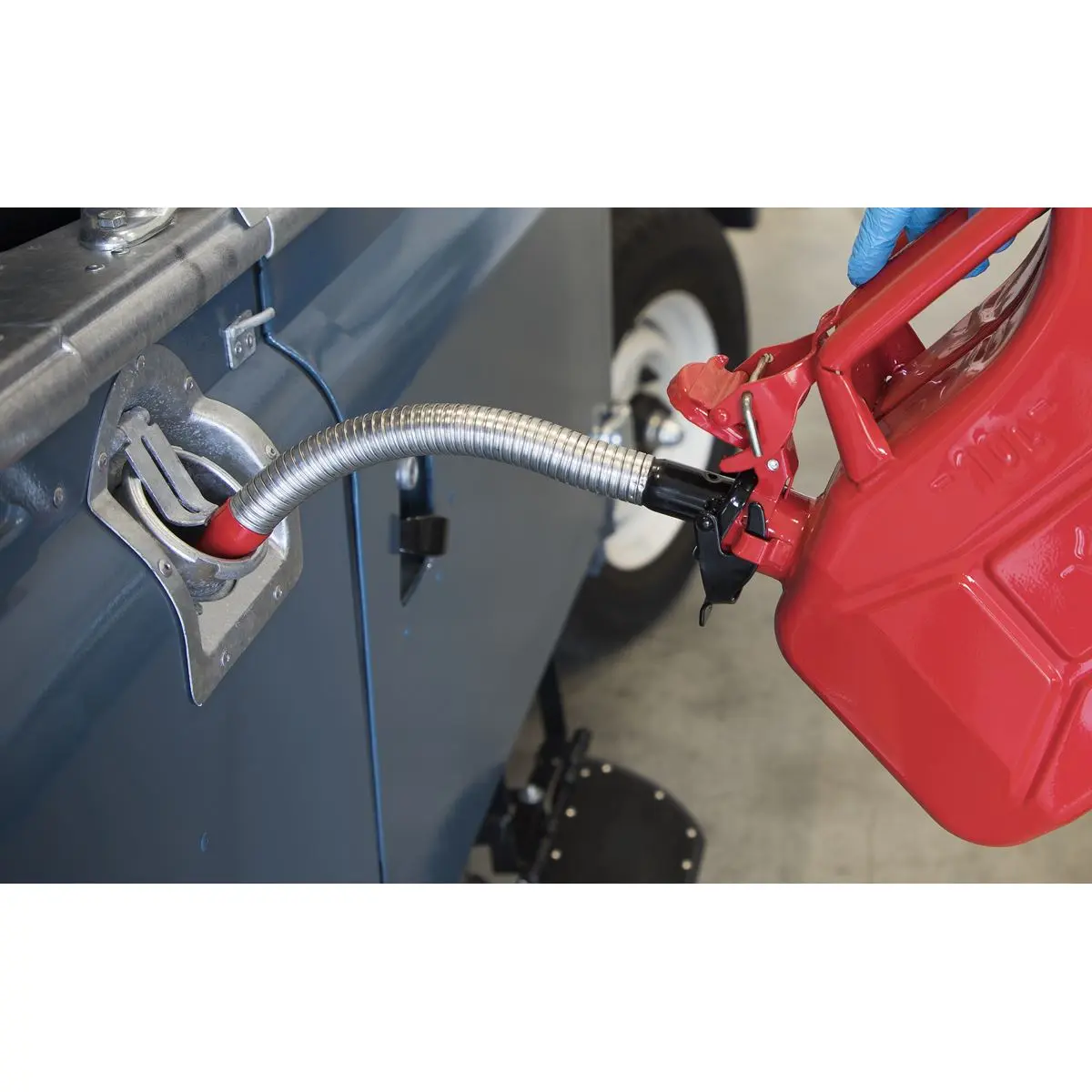 Sealey Flexible Pouring Spout - Petrol - Image 3