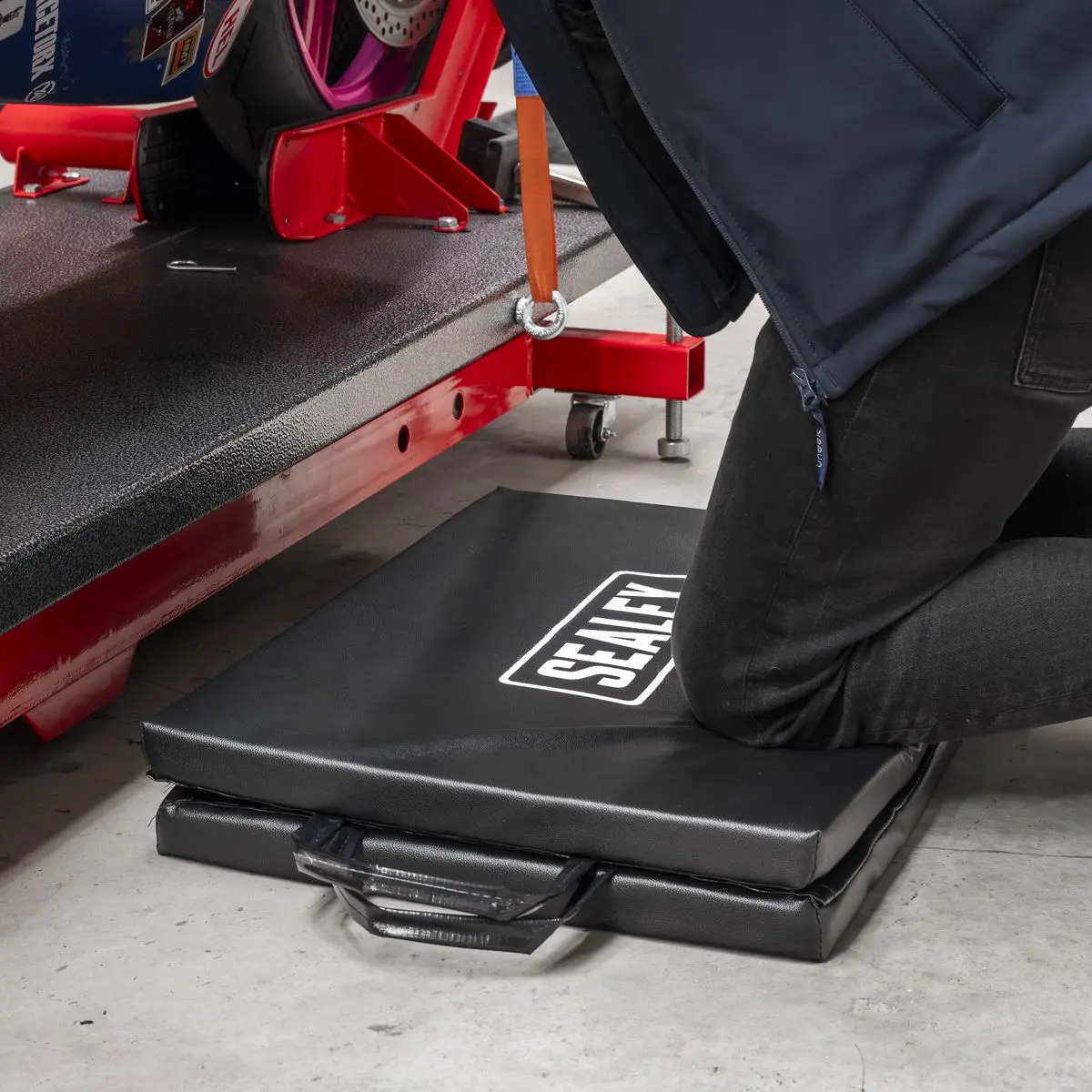 Sealey Folding Mechanic's Work Mat 38mm - Image 3