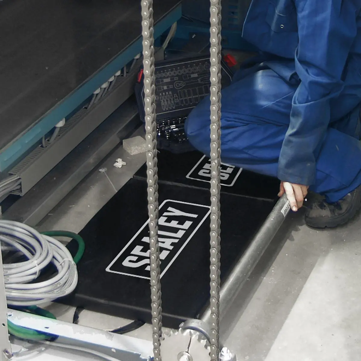 Sealey Folding Mechanic's Work Mat 38mm - Image 4