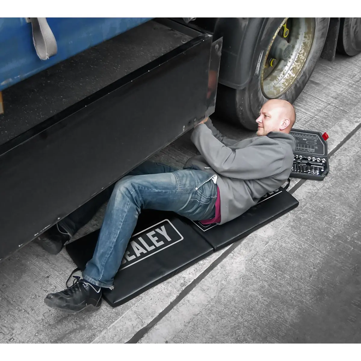 Sealey Folding Mechanic's Work Mat 38mm - Image 5