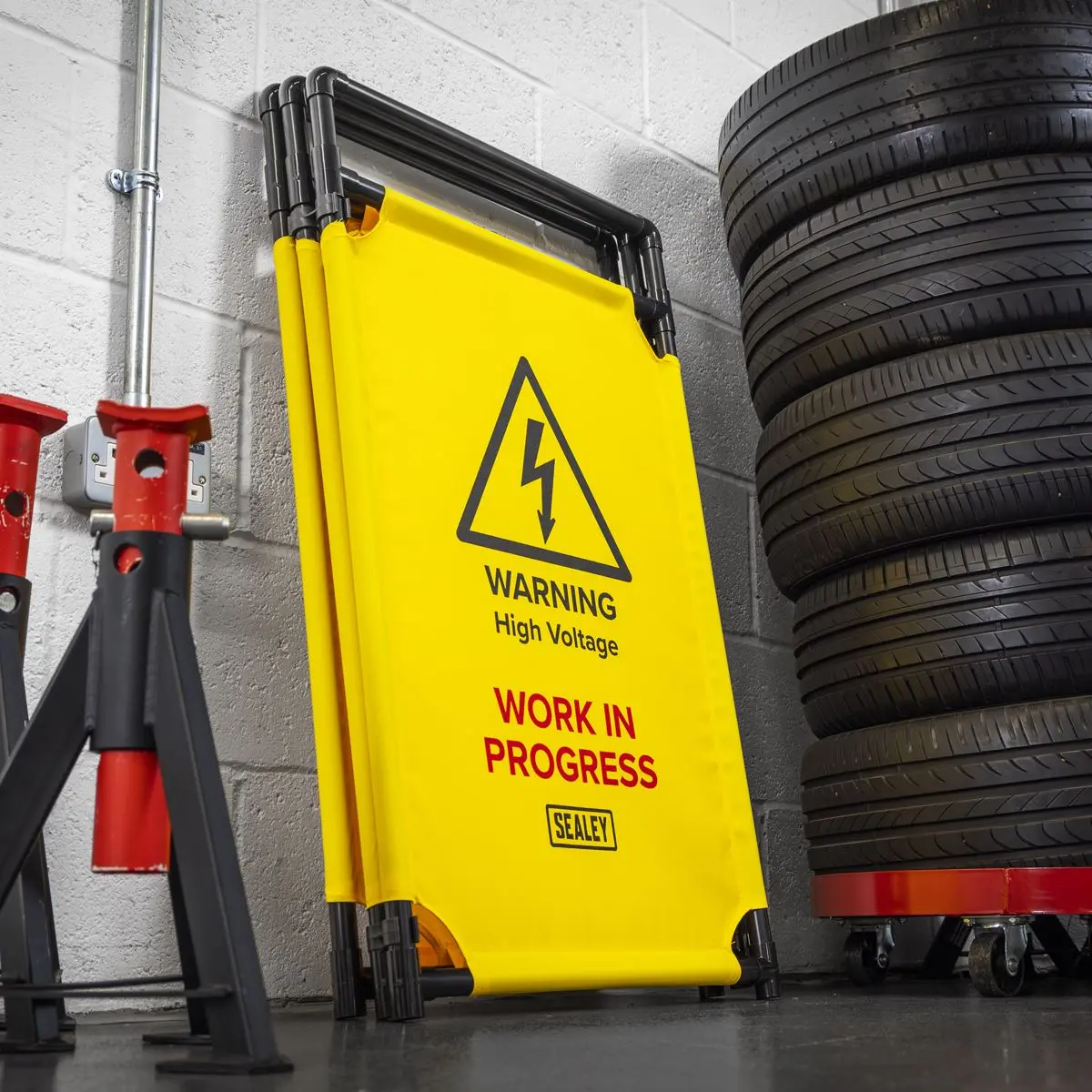 Sealey Folding Safety Barrier for Hybrid Electric Vehicles - Image 2