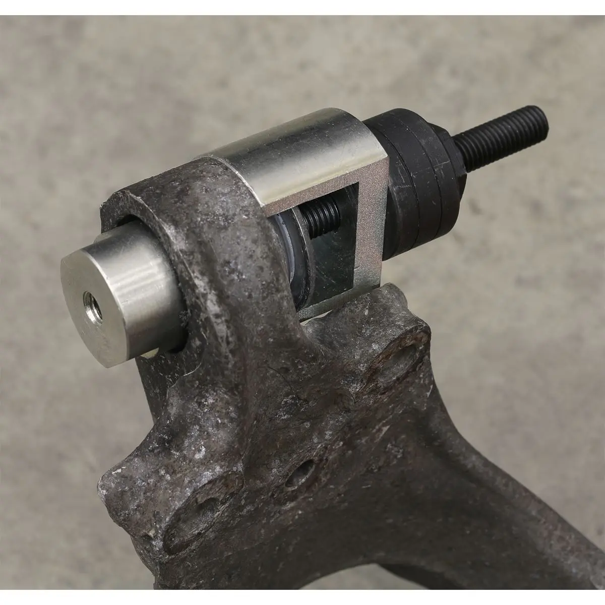 Sealey Front Pivot Arm Bush Tool - Peugeot 407/508, Citroen C5/C6 - Image 4