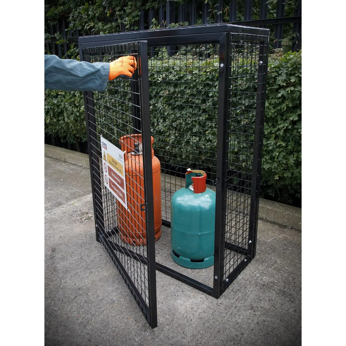 Sealey Gas Cylinder Safety Cage - 2 x 47kg Gas Cylinders - Image 4