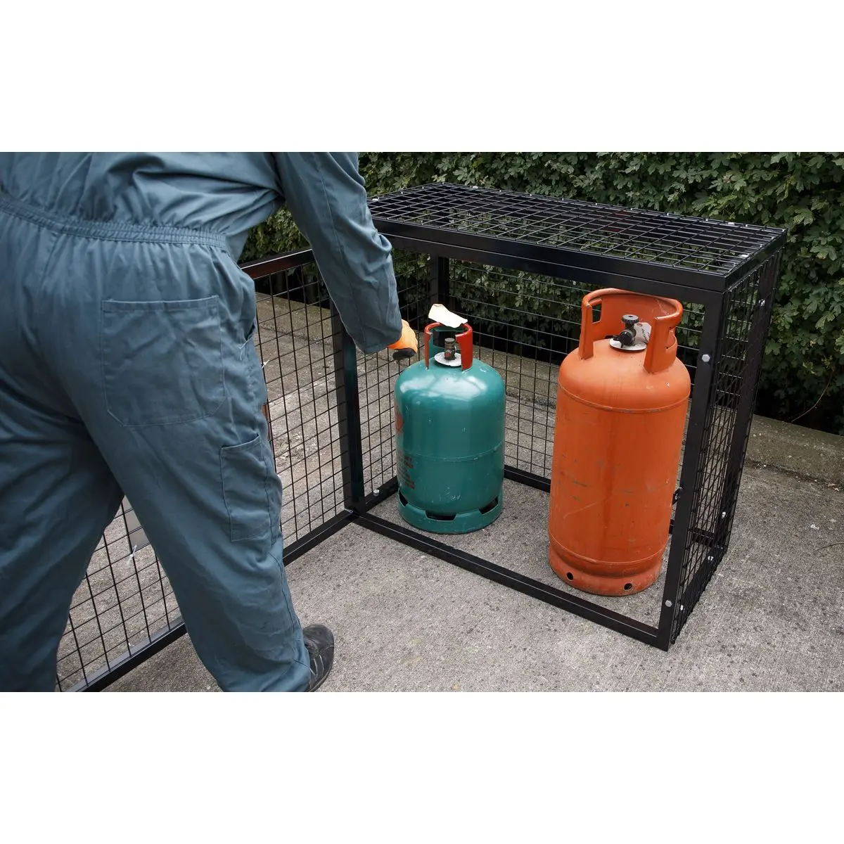 Sealey Gas Cylinder Safety Cage - 3 x 19kg Gas Cylinders - Image 4