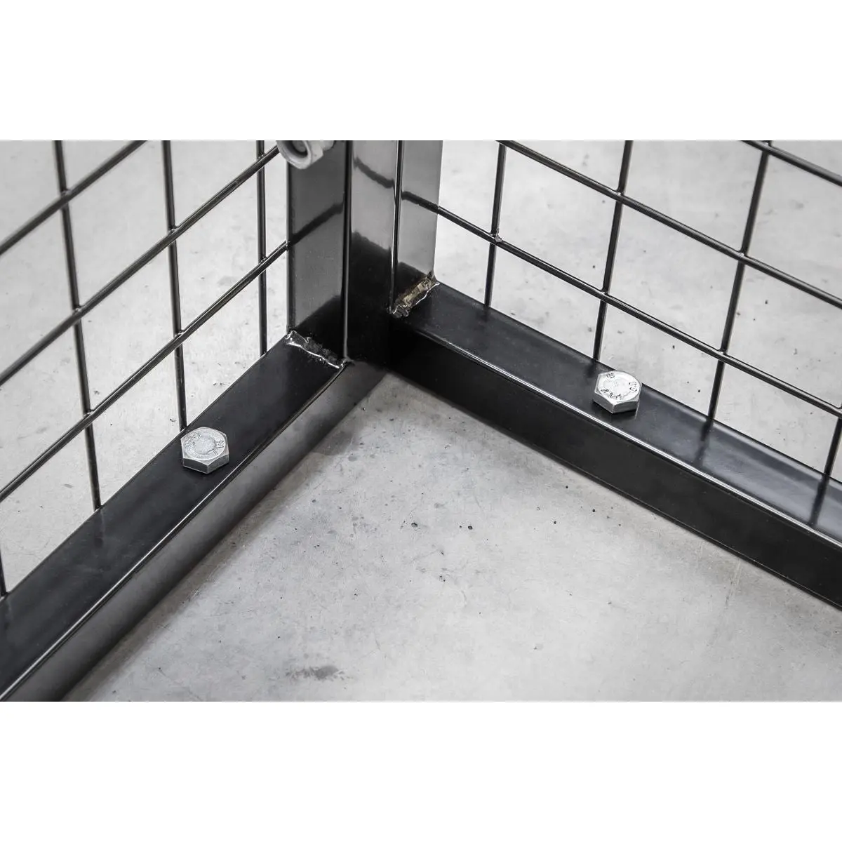Sealey Gas Cylinder Safety Cage - 4 x 19kg Gas Cylinders - Image 4