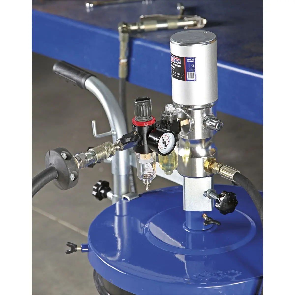 Sealey Grease Pump Air Operated 50kg - Image 3