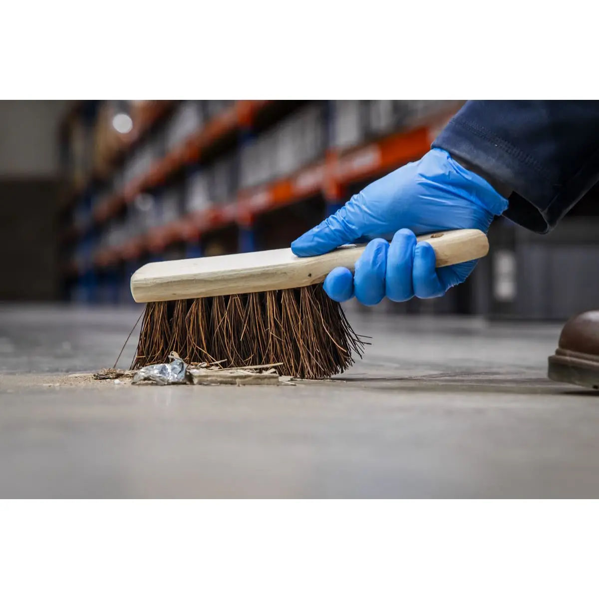 Sealey Hand Brush 11"(280mm) Hard Bristle - Image 4