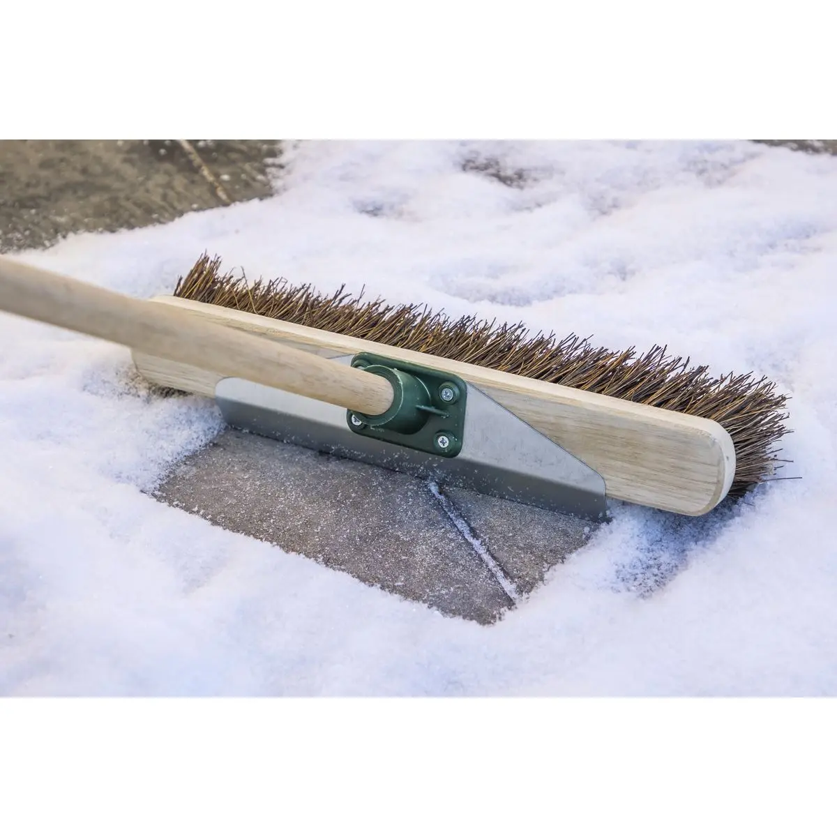 Sealey Heavy-Duty Stiff/Hard Bristle Broom with Scraper 16"(405mm) - Image 6