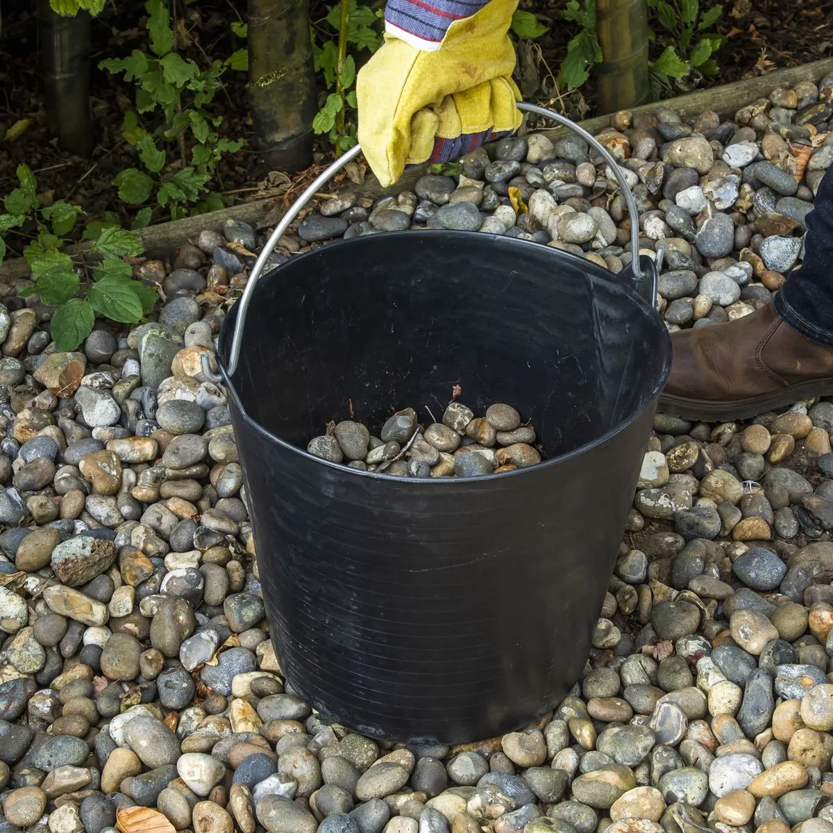 Sealey Heavy-Duty Flexi Tub 26L with Metal Handle - Black - Image 6