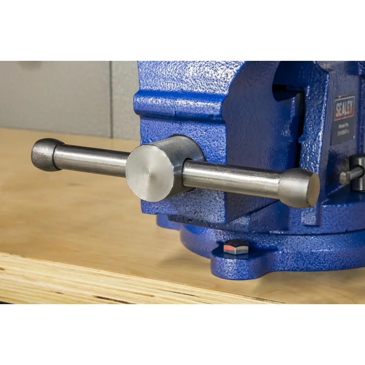 Sealey Heavy-Duty Professional Vice with Swivel Base 125mm - Image 5