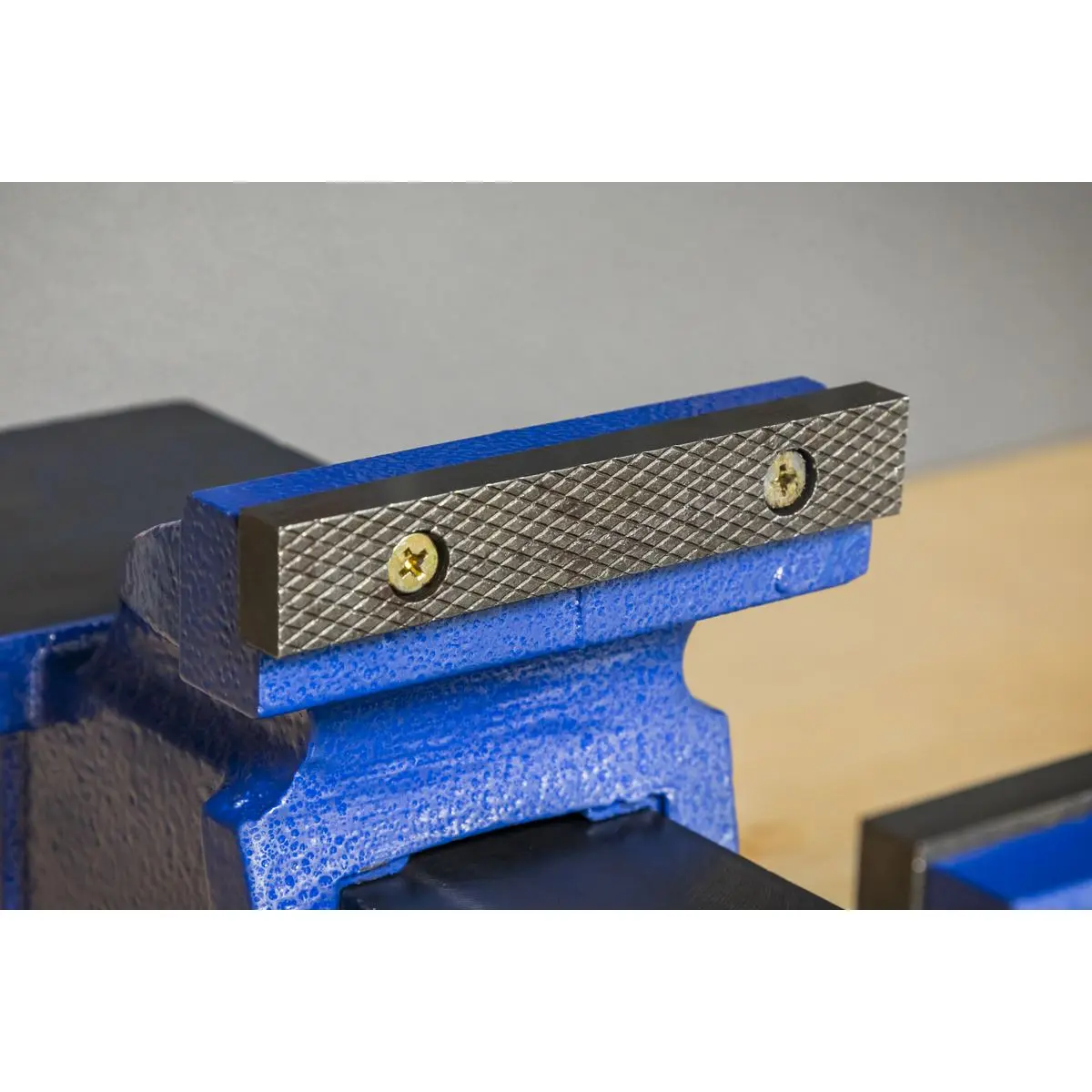 Sealey Heavy-Duty Professional Vice with Swivel Base 125mm - Image 7