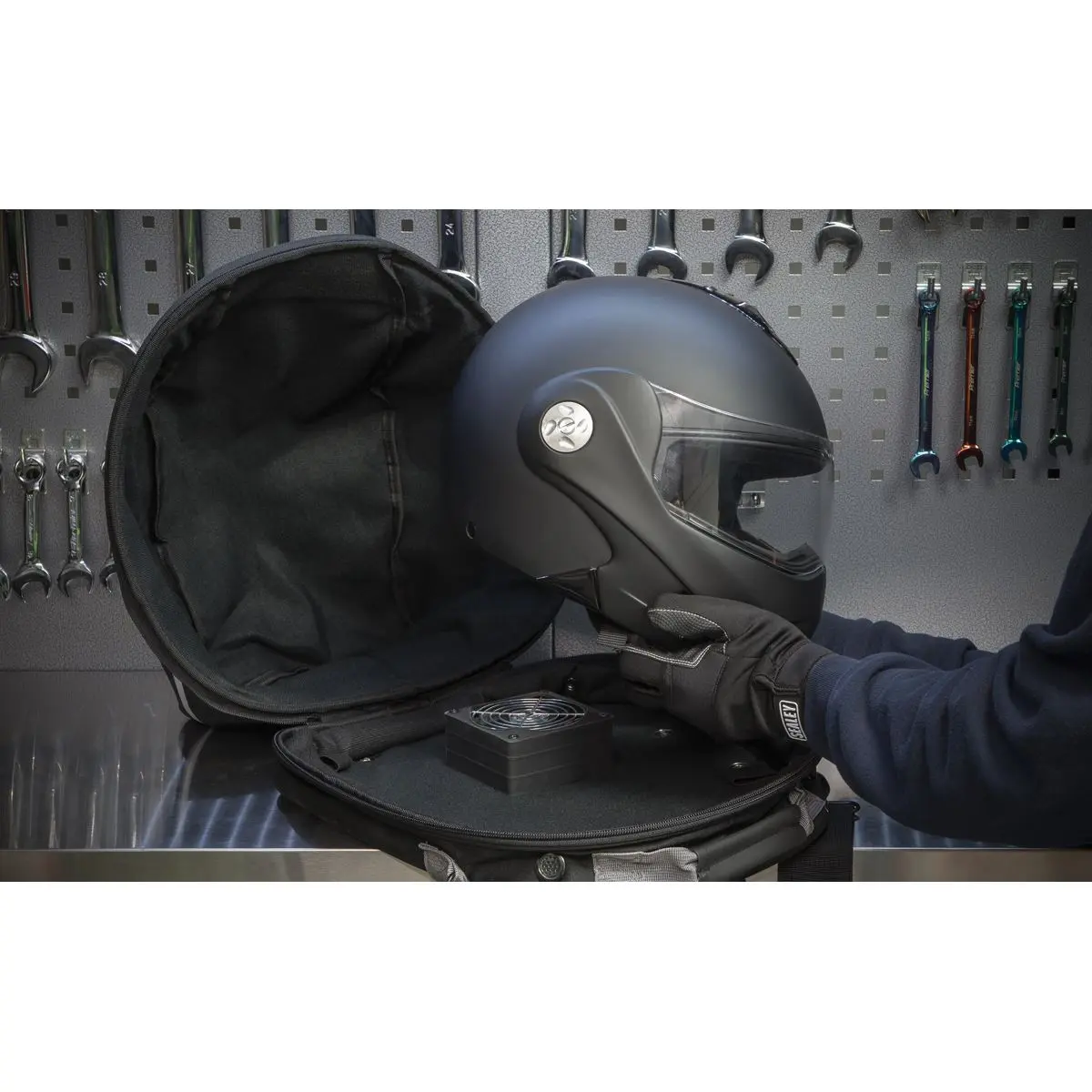 Sealey Helmet Cooling Bag - Image 6