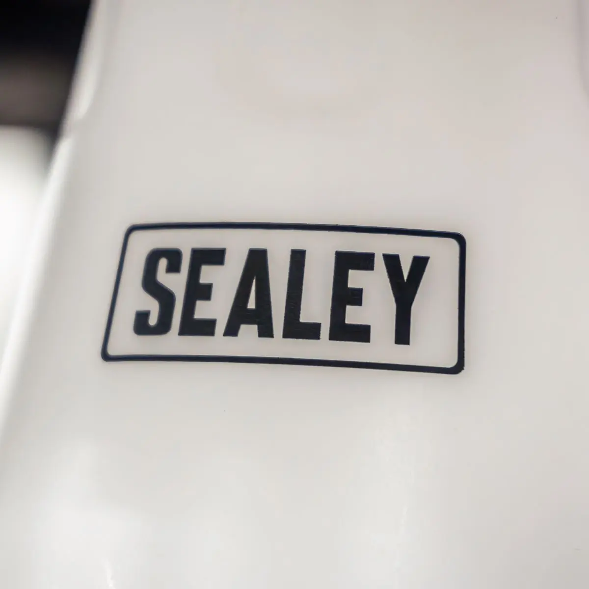 Sealey High Flow Twin Pipe Brake Bleed Bottle 2L - Image 9
