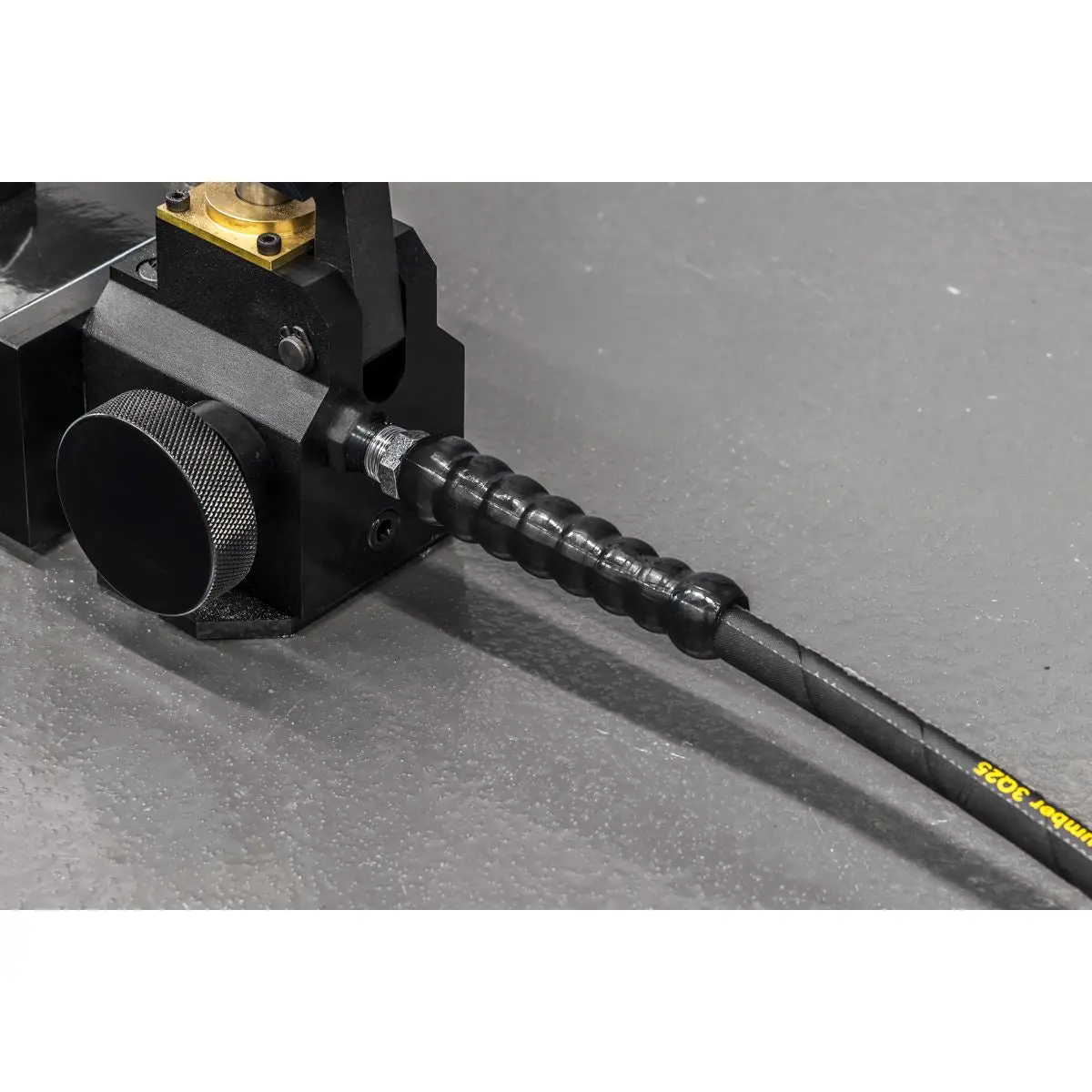 Sealey High Pressure Hydraulic Hose 3/8" & 3/8" to 1/4" Adaptor - Image 7