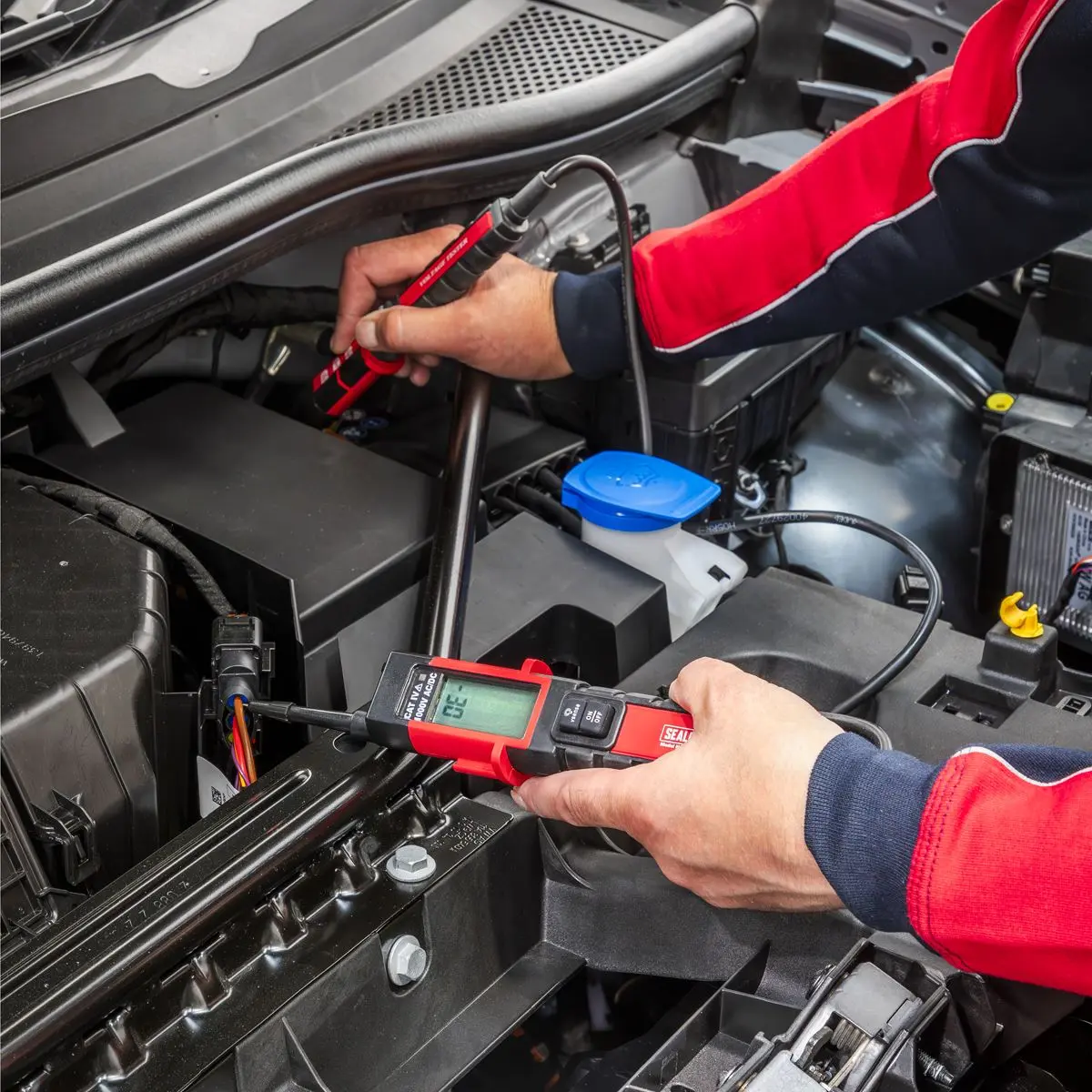 Sealey High Voltage Tester CAT IV 1000V Hybrid/Electric Vehicles - Image 4