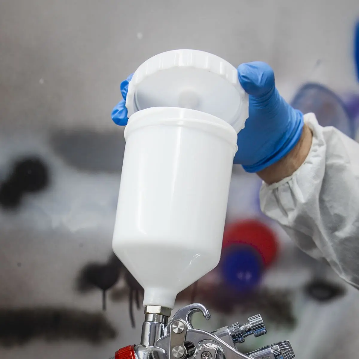 Sealey HVLP Gravity Feed Spray Gun - 1.3mm Set-Up - Image 4