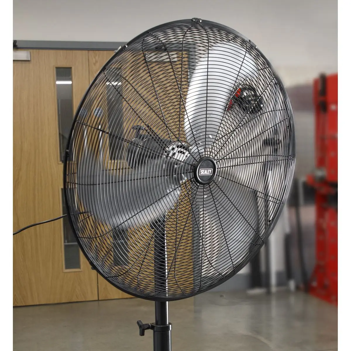Sealey Industrial High Velocity Oscillating Pedestal Fan 30" 230V - Image 6