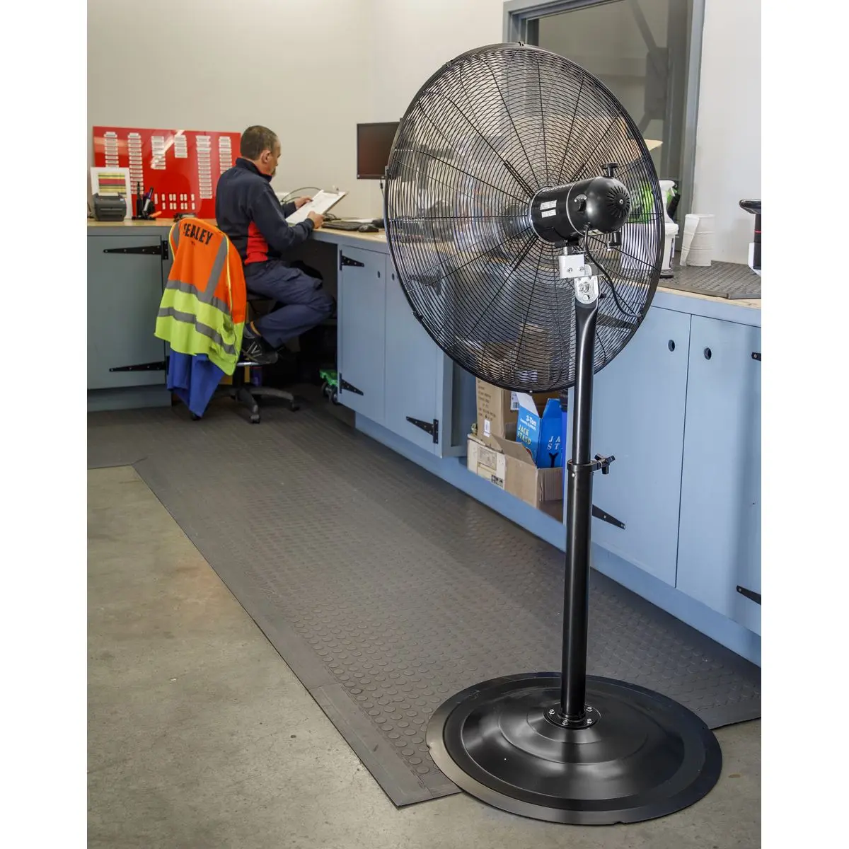 Sealey Industrial High Velocity Oscillating Pedestal Fan 30" 230V - Image 7
