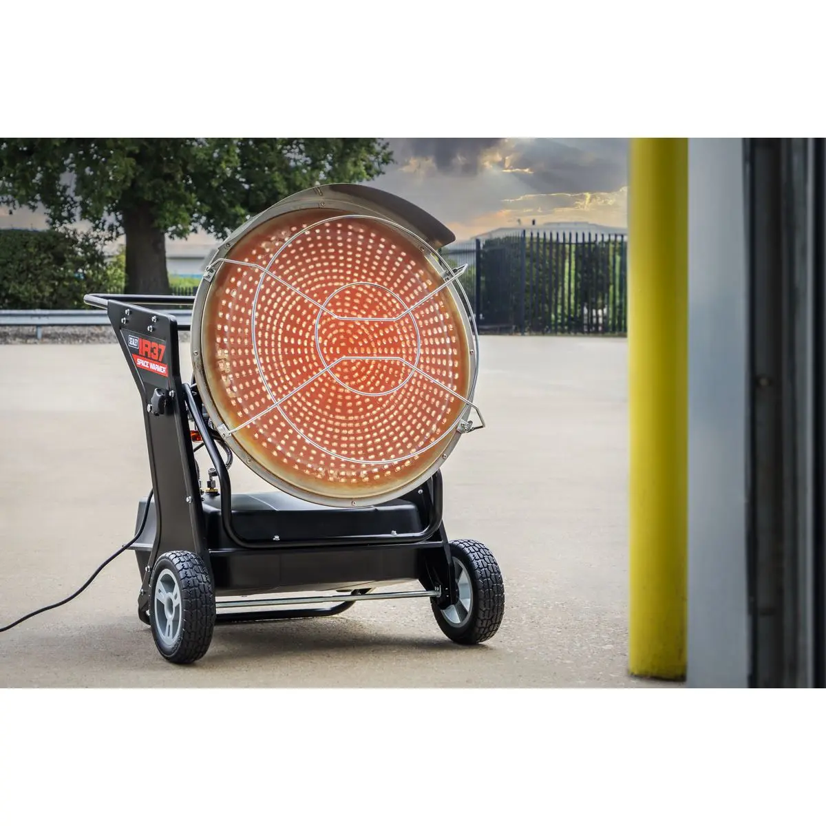 Sealey Infrared Space Warmer® Kerosene/Diesel Heater with Wheels 136,000Btu/hr - Image 6