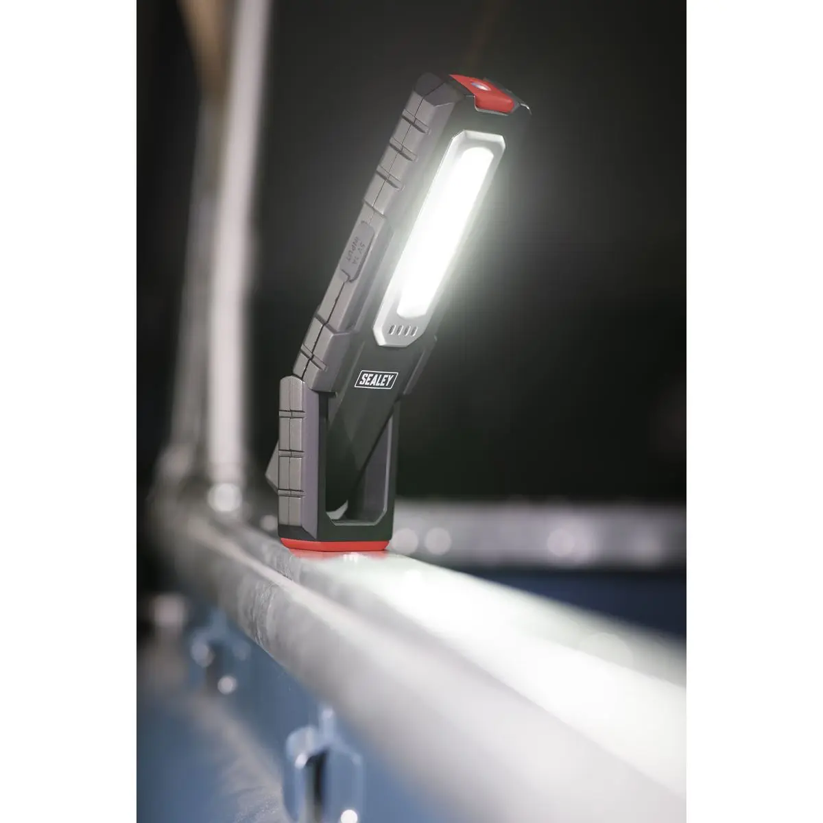 Sealey Inspection Light 5W COB & 1W SMD LED - Wireless Rechargeable - Image 3
