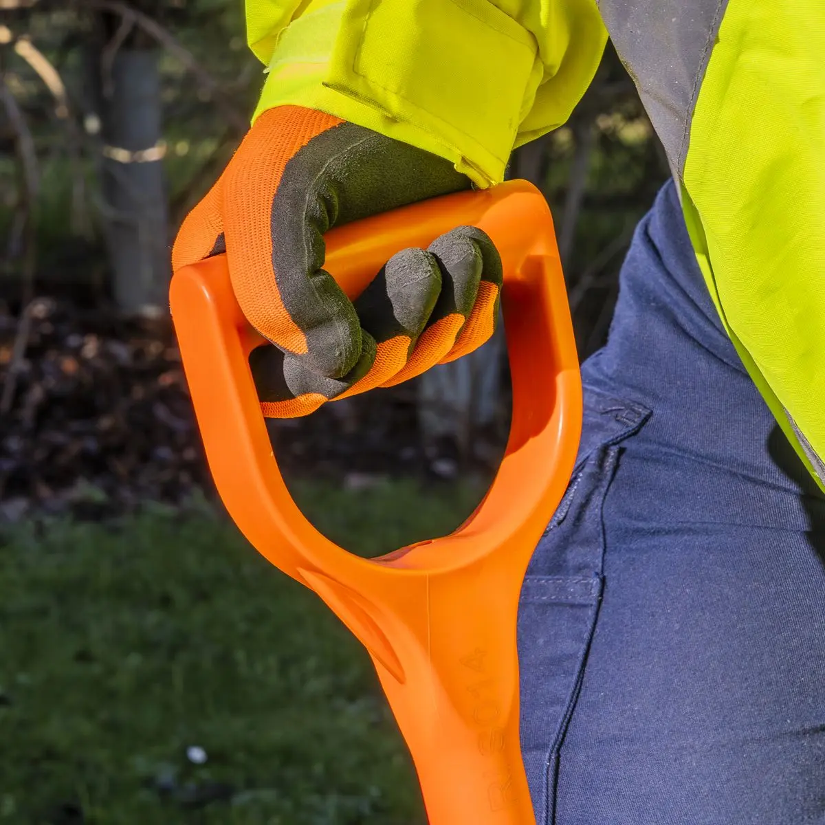Sealey Insulated Round Mouth Shovel - Image 2
