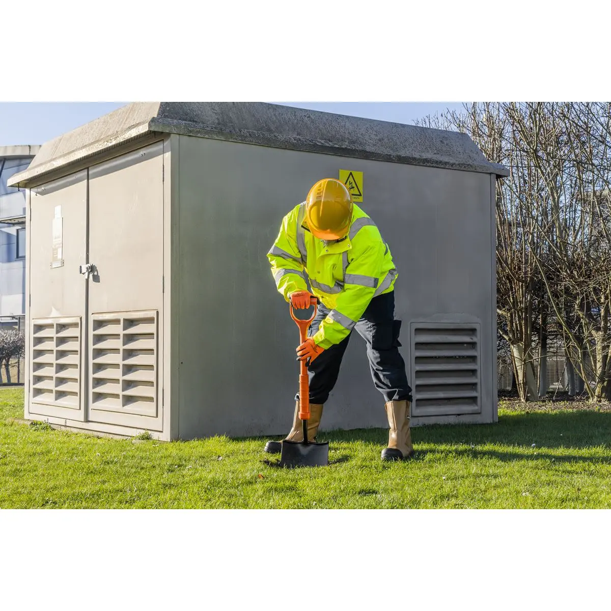 Sealey Insulated Round Mouth Shovel - Image 3