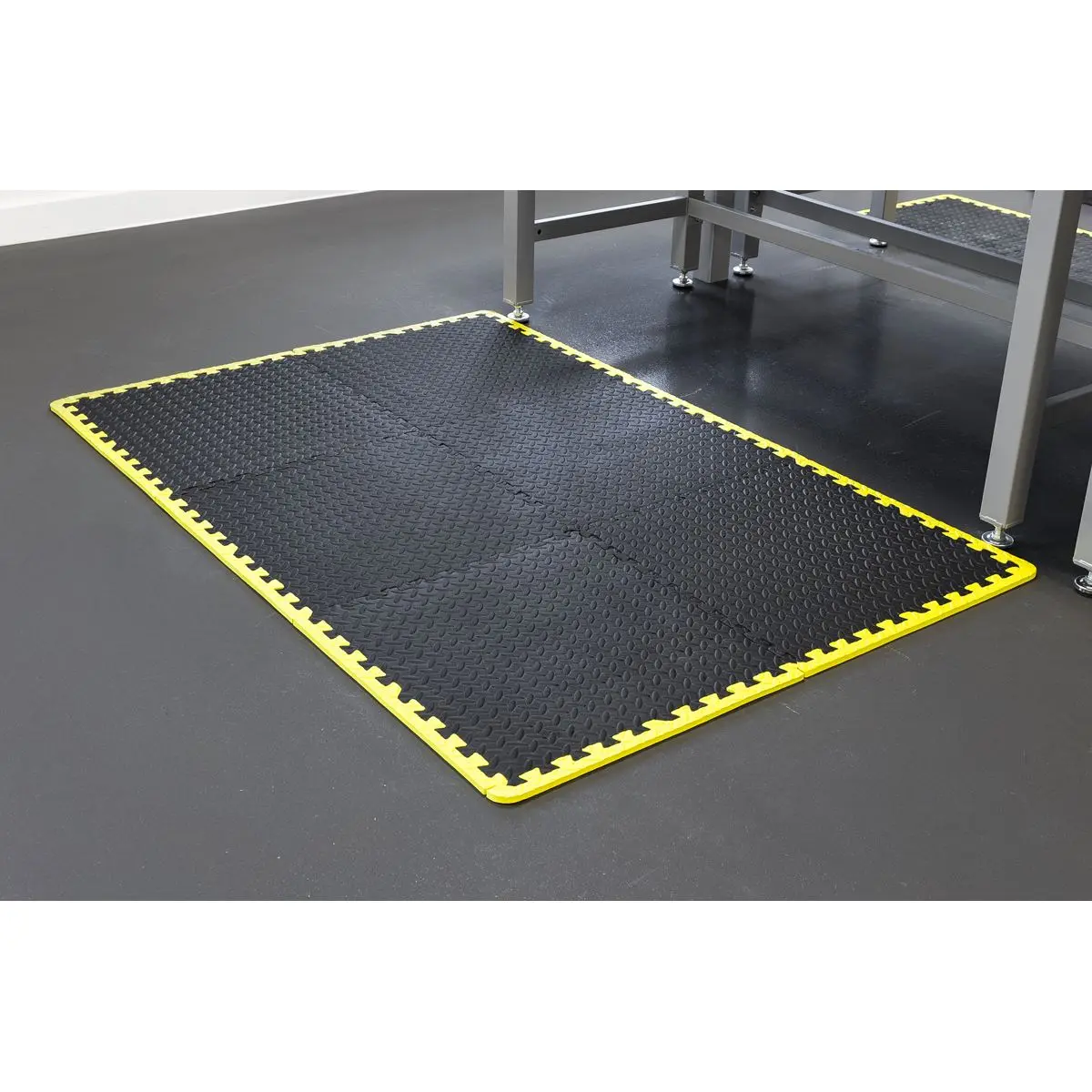 Sealey Interlocking EVA Foam Workshop Mat Set with Hi-Vis Edges 1240 x 1825mm - Image 11