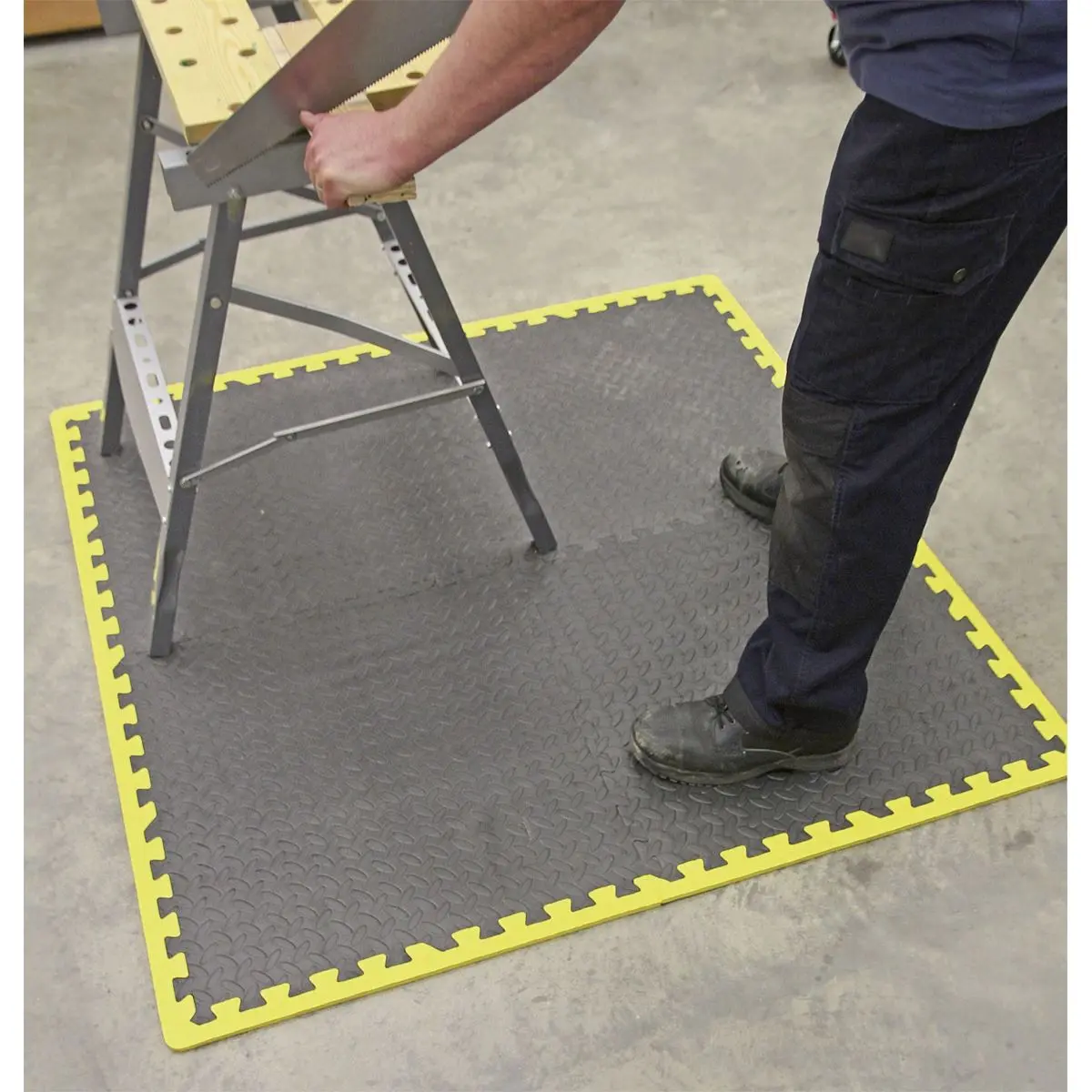 Sealey Interlocking EVA Foam Workshop Mat Set with Hi-Vis Edges 1240 x 1825mm - Image 6