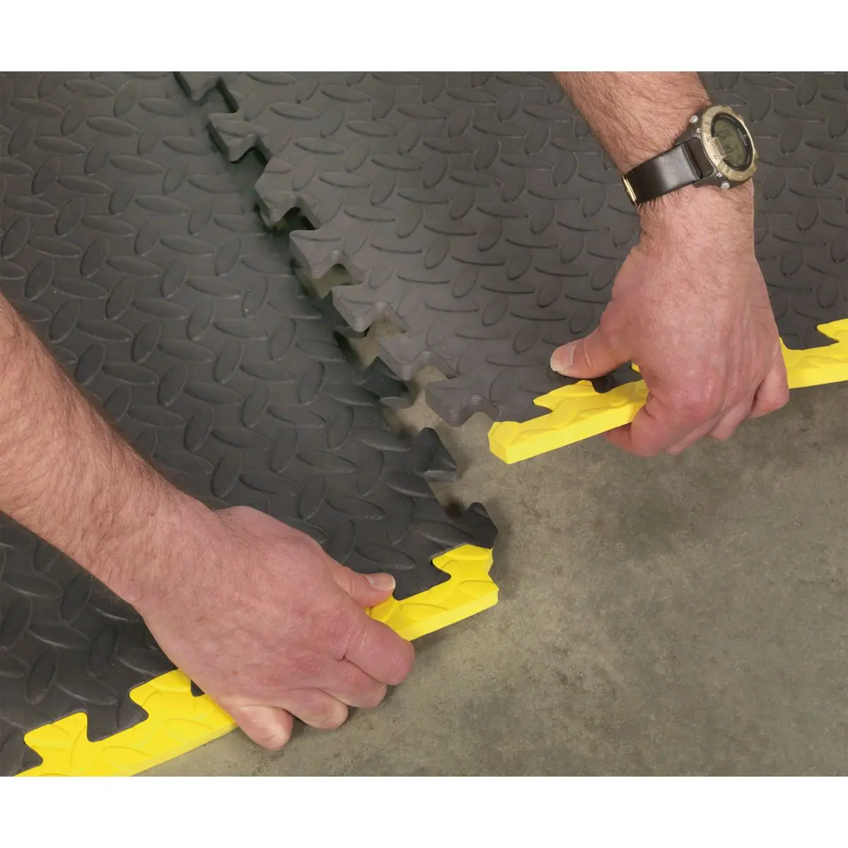 Sealey Interlocking EVA Foam Workshop Mat Set with Hi-Vis Edges 1240 x 1825mm - Image 8