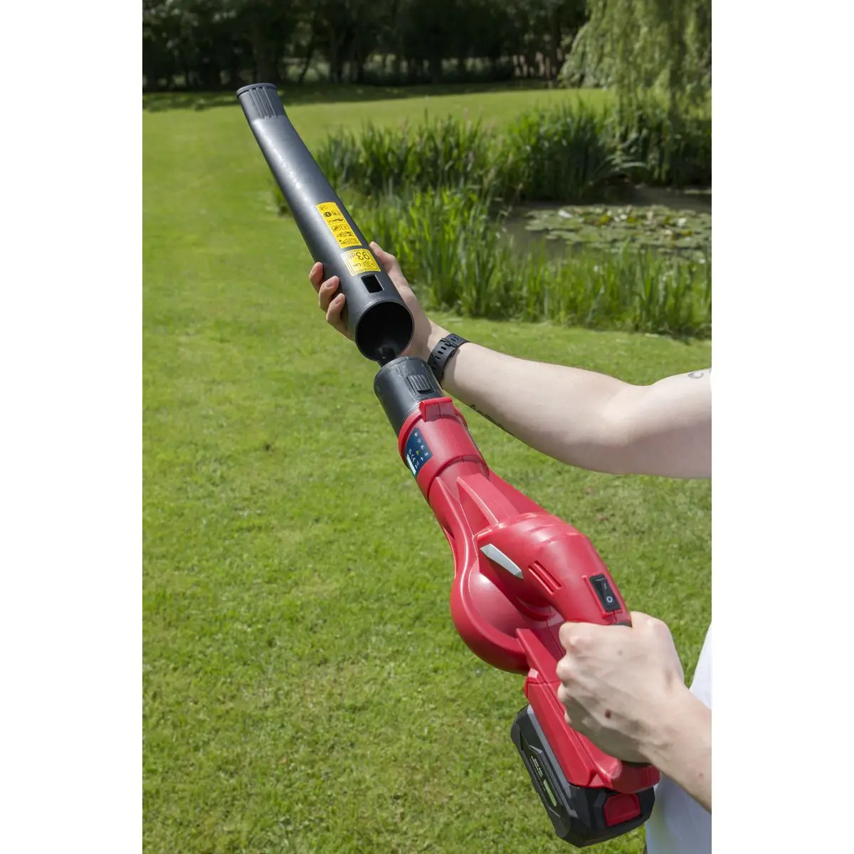 Sealey 20V Cordless Leaf Blower Kit 4Ah Battery and Charger - Image 9