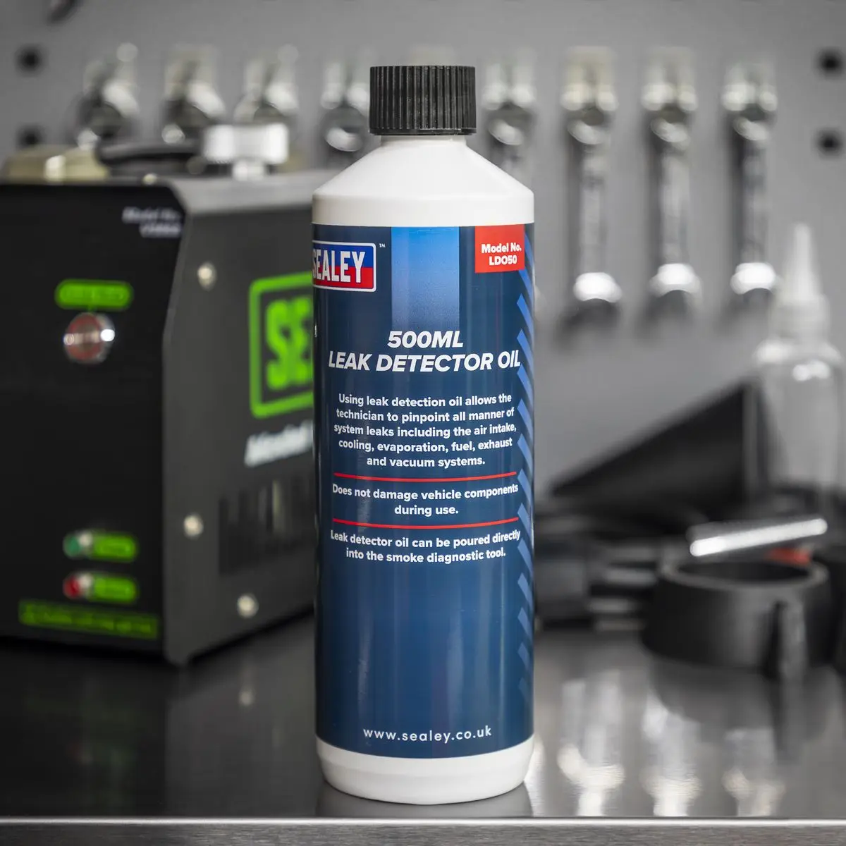 Sealey Leak Detector Oil 500ml - Image 4