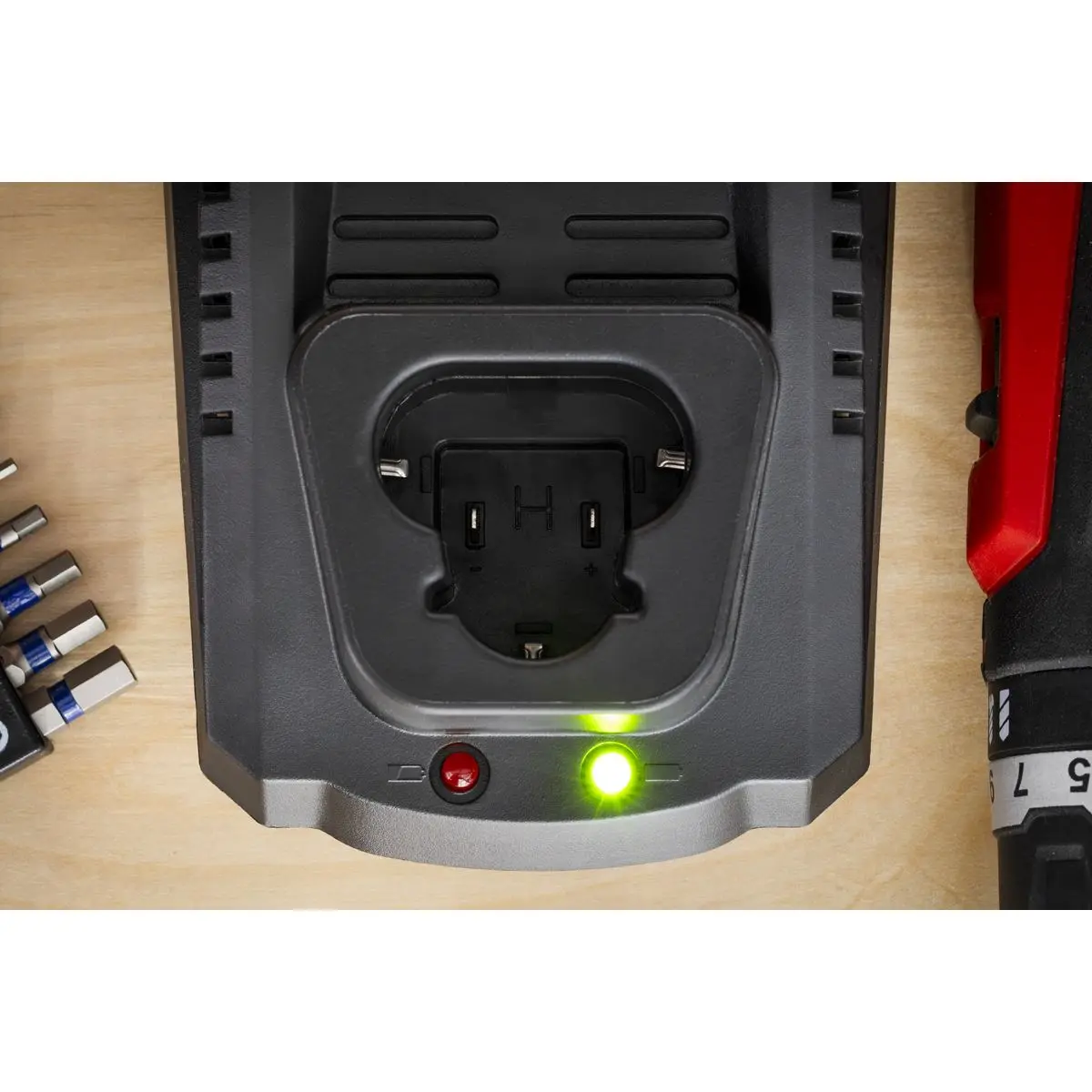 Sealey Fast Charge Battery Charger for 12V SV12 Series - Image 4