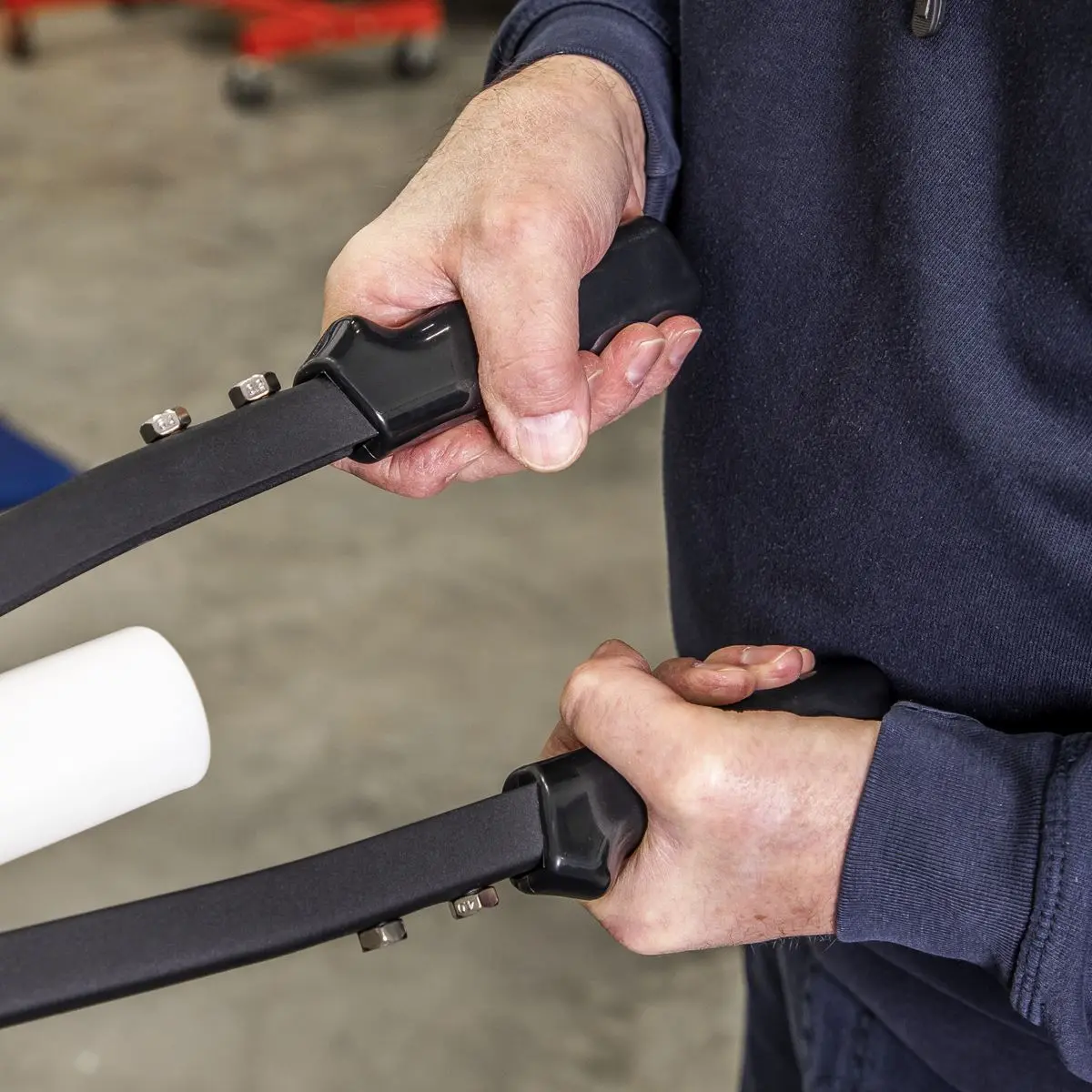 Sealey Long-Arm Riveter with Collection Bowl Heavy-Duty - Image 4