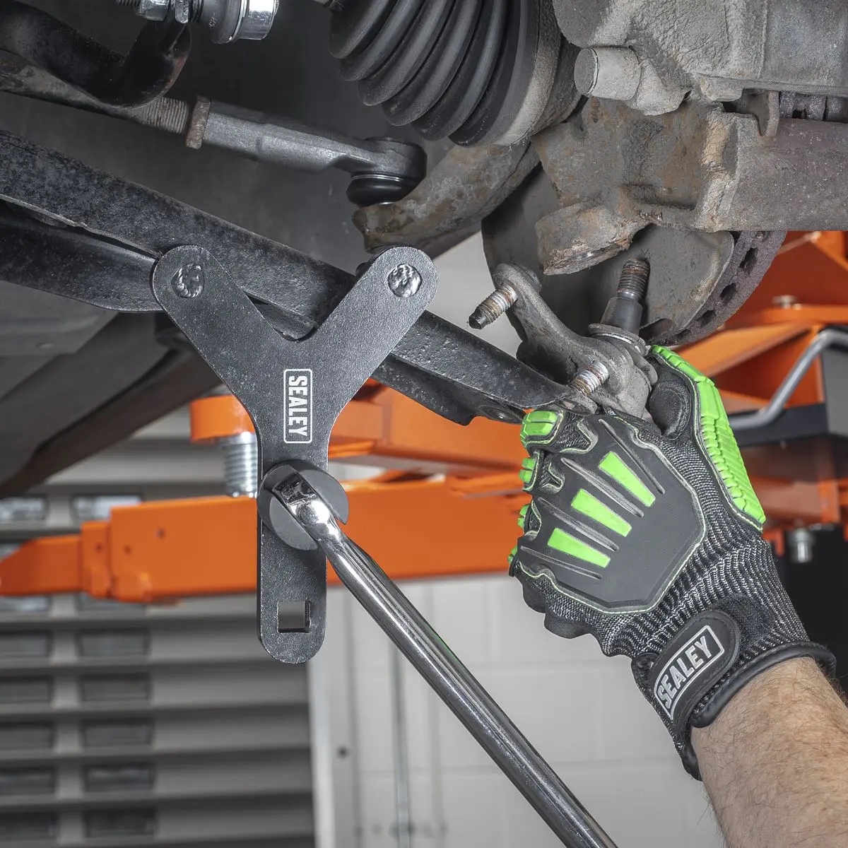 Sealey Lower Control Arm & Ball Joint Removal Tool - Image 2